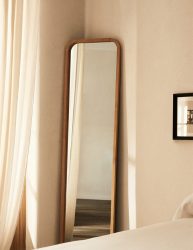 قاب گرد آینه‌ای عمودی